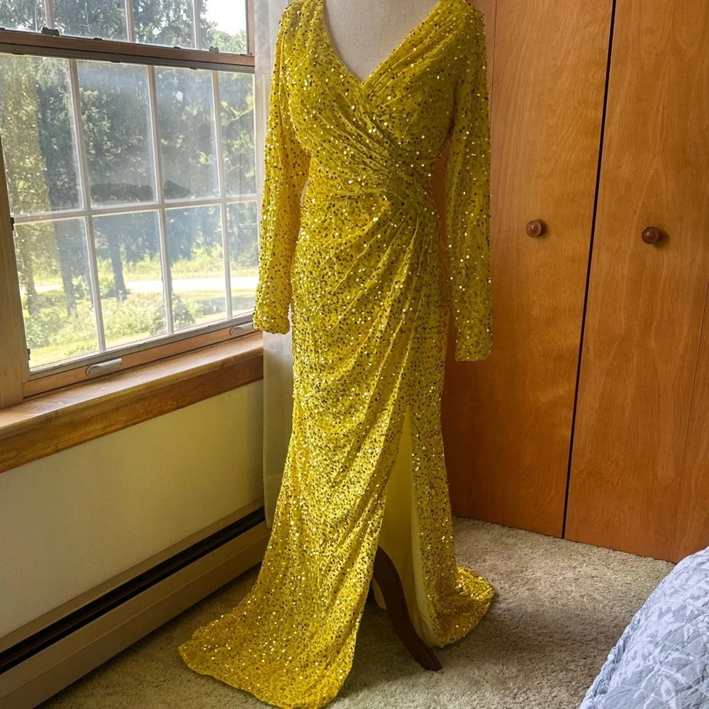Elegant Yellow Sequin Gown With Train (NWOT) - Picture 7 of 17